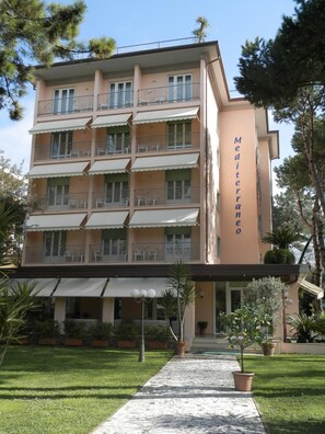 Esterni