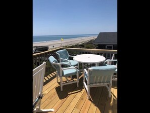 top floor deck off living room