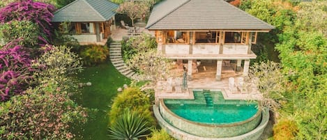 3 bedroom villa Gajah