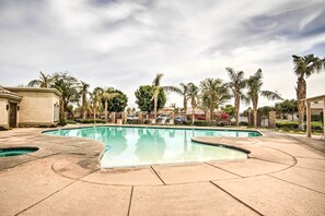 Community Pool | Free WiFi | Towels & Linens