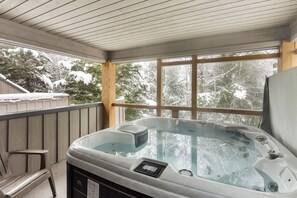 Bain à remous intérieur