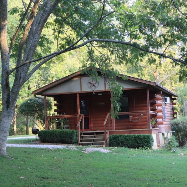 Dogwood cabin