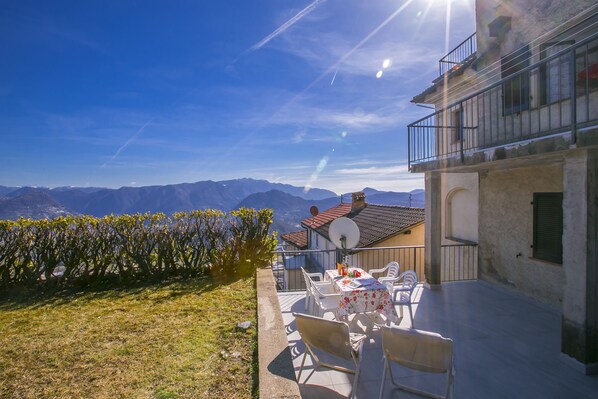 Jardín privado con vista al lago