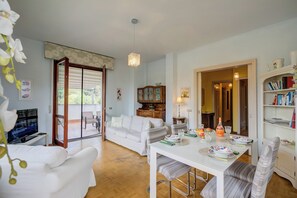 Living and dining room