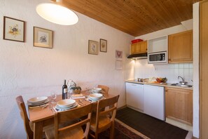 Offene Küche mit Geschirrspüler