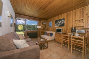 Living and dining room