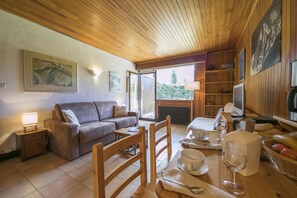 Living and dining room