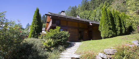 Entrée au chalet