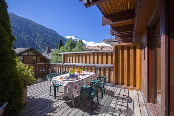 Sunny Terrace with fabulous mountain views