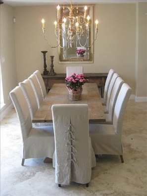 Dining area seats 10 people comfortably