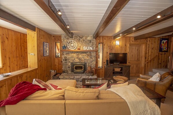 Edelweiss 2 Living Area TV