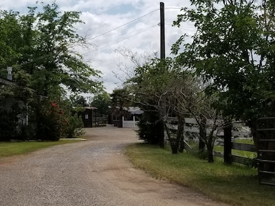 Ranch home on 5 acres close to Bethel Church