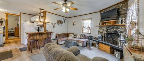 Ruidoso Vacation Rental | 2BR | 2BA | 640 Sq Ft | Stairs Required