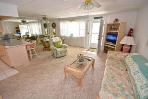 Seabrook 205 Living Area