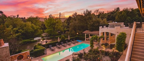 Enjoy a glass of wine on the balcony while watching the gorgeous sunset.