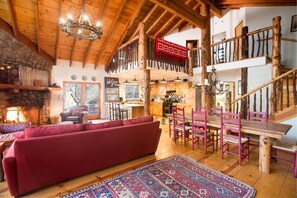 Plenty of room to entertain friends or family 