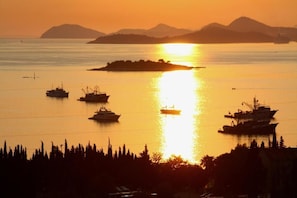 CAVTAT BAY