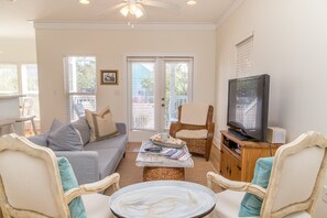 Whether it's movie night or football season, this living room will seat the whole crew.
