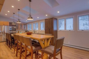 Bartop seating for 9