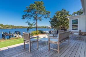 Relax on the back deck with coffee in the morning and cocktails in the evening. 