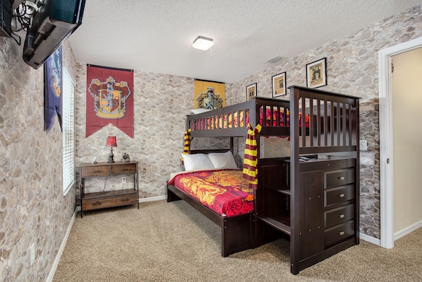 Harry Potter room with twin over full bunkbed