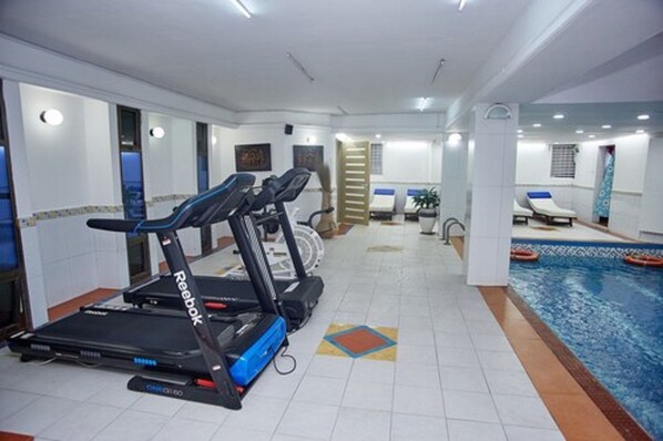 Piscina estreita