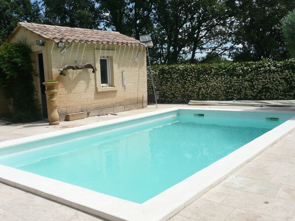 Maison avec terrasse, barbecue,jardin et piscine 
