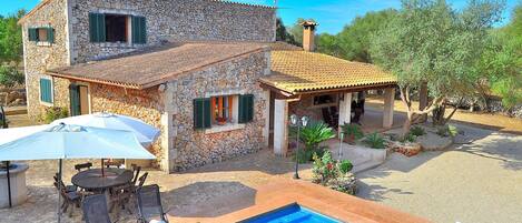 From 100 € per day you can rent your villa in Mallorca