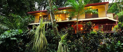 Bali inspired Casa Cascada w/ Jungle views & pool (1142)