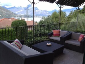 Terrace with view of the lake