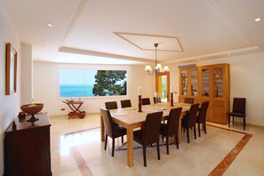 40 m2 dining room with Sea views