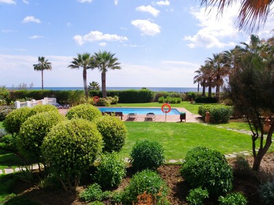 Luxury apartment on ground floor with sea views, private garden