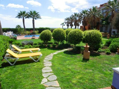 Luxury apartment on ground floor with sea views, private garden