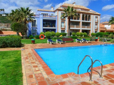 Luxury apartment on ground floor with sea views, private garden