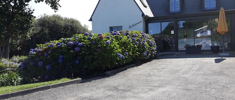 maison les Hortensias Bleus 180m de la plage.