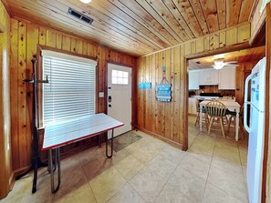 Entryway Area/Foyer