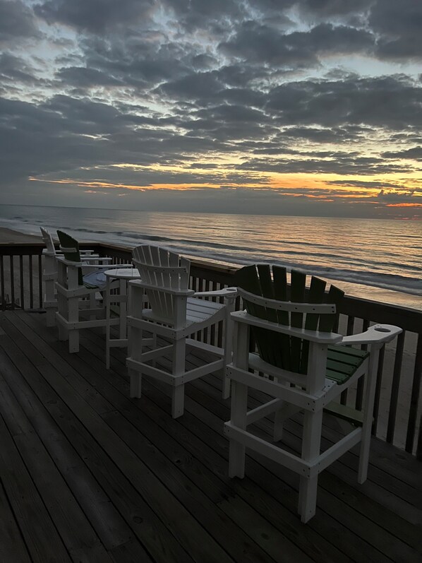 Oceanfront Sunset Views