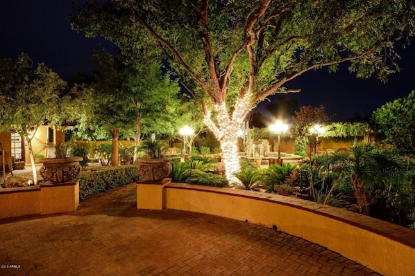 courtyard is beautiful, come take a stroll
