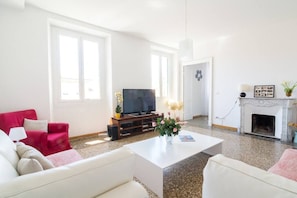 The main living area from another angle