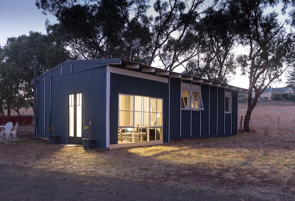 Monash Cottage at dusk