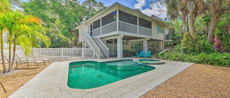 Anna Maria Vacation Rental Cottage | 2BR | 2BA | 1,285 Sq Ft | Stairs Required