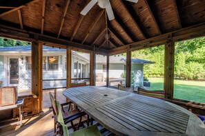 Screened-In Porch Dining