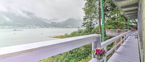 Juneau Vacation Rental | 4BR | 3.5BA | 4,556 Sq Ft | Stairs Required