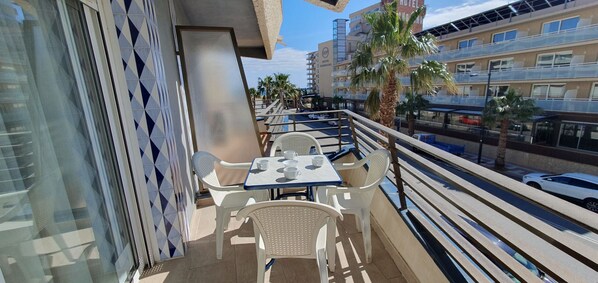 Terrace with table and chairs