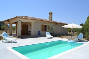 From 100 € per day you can rent your finca in Mallorca from private