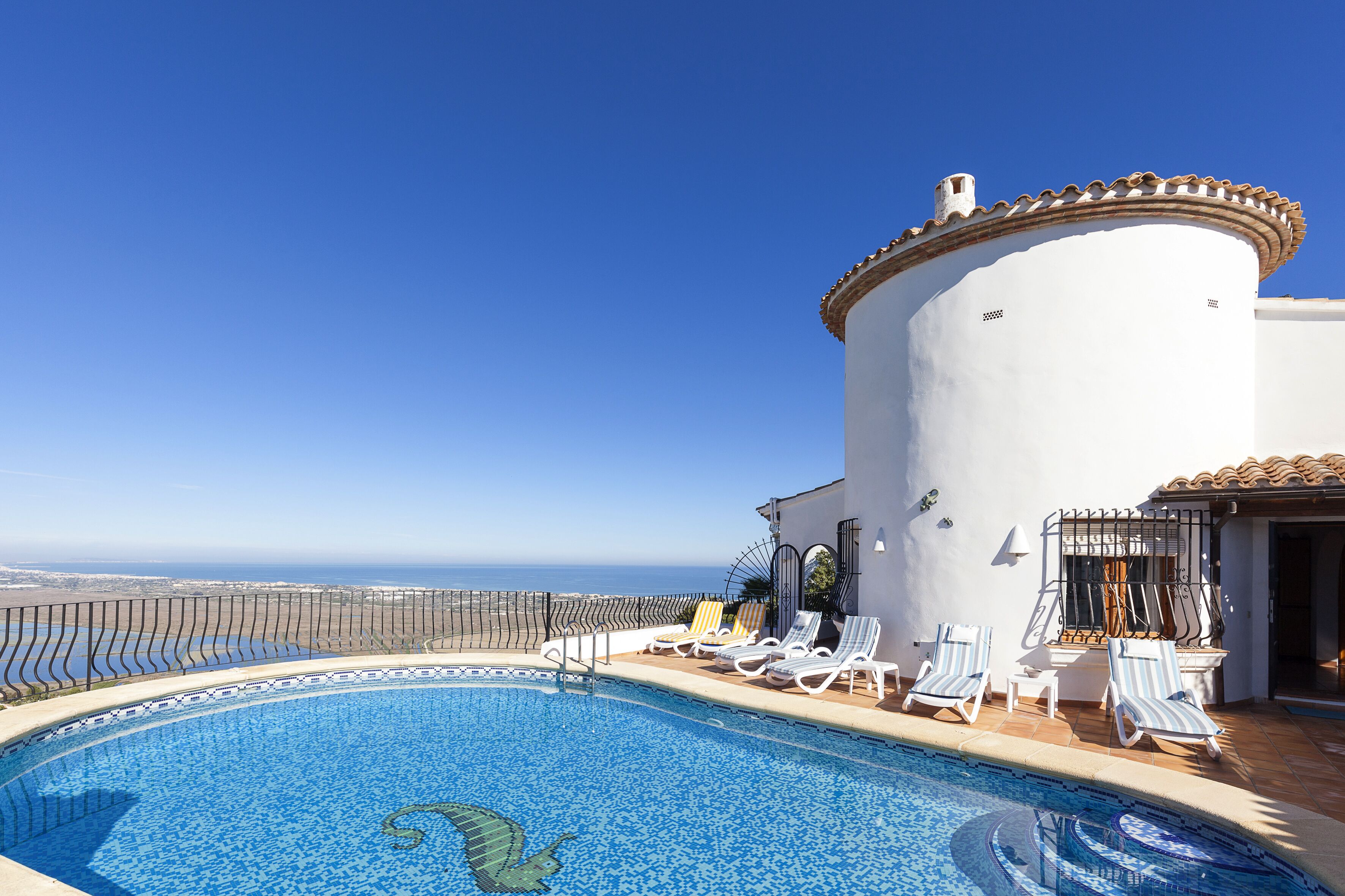 !!Atemberaubende Villa mit privatem Pool und Meerblick !! (12 Schlafplätze) 