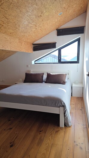 Chambre de gauche avec 1 Lit double - Vue sur la dune
