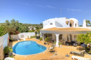 Building Exterior, Garden, Pool