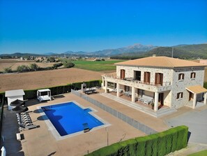 Luxury house in Crestatx, swimming pool and garden, for rent