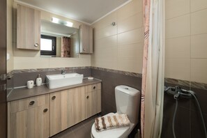 Lindos Olive First Floor 2 Bedroom Apartment Bathroom